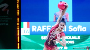 raffaeli sofia ita sfe03382 copia simone ferraro ph